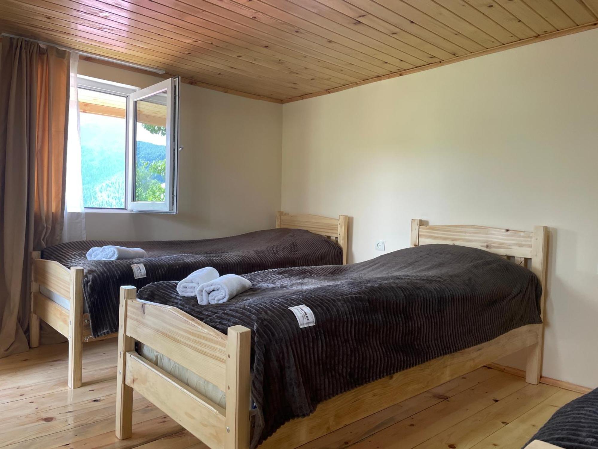 Tsvirmi Zviadi'S Guesthouse Mestia Eksteriør bilde